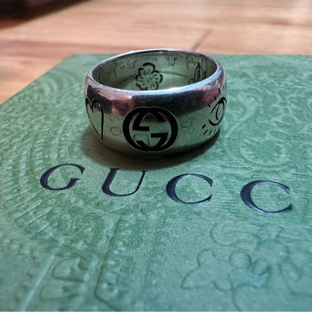 Gucci Blind for Love Ring Size 6